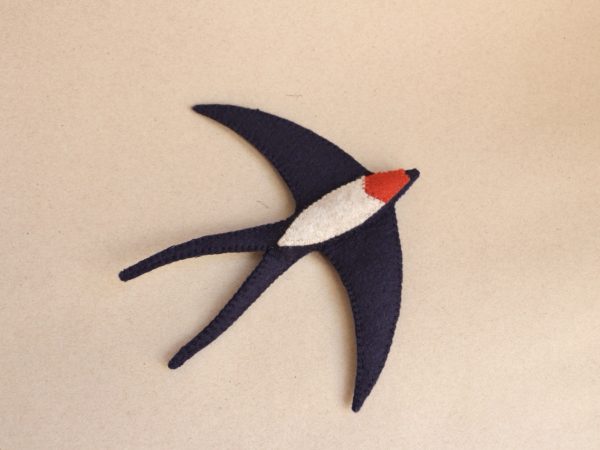 Schwalbe aus Filz - blau
