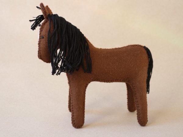Pferd aus Filz - Zartbitterschokolade