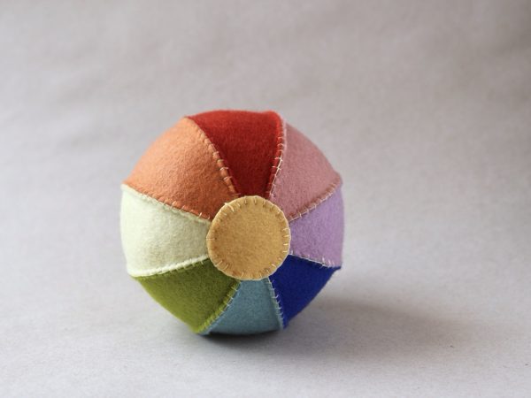 Mehrfarbiger Ballon aus Filz