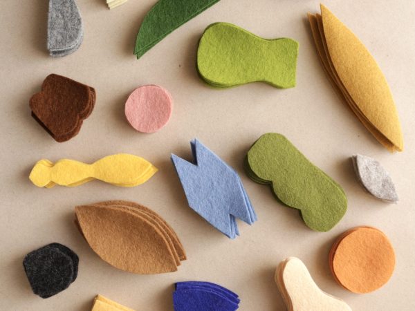 Petites formes libres en feutrine • multicolores