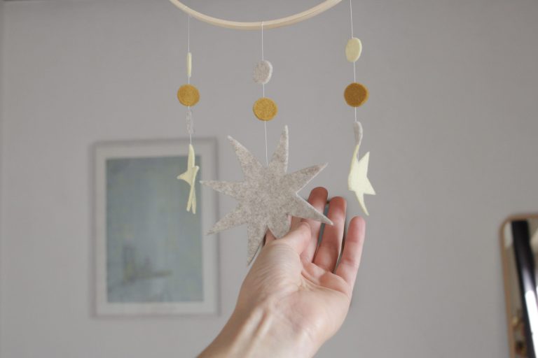 Wann, wo und wie sollte das Filzmobile für Babys angebracht werden?