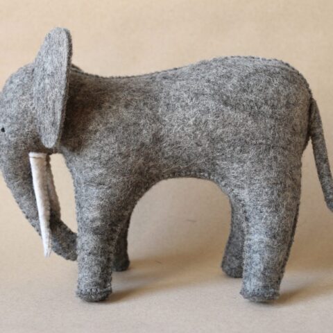 Peluche éléphant cousue main fabriquée en France 100% naturelle